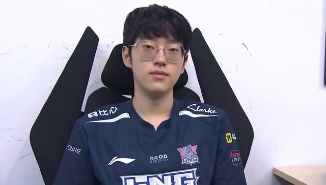 开云平台-scout在lpl的第一场比赛