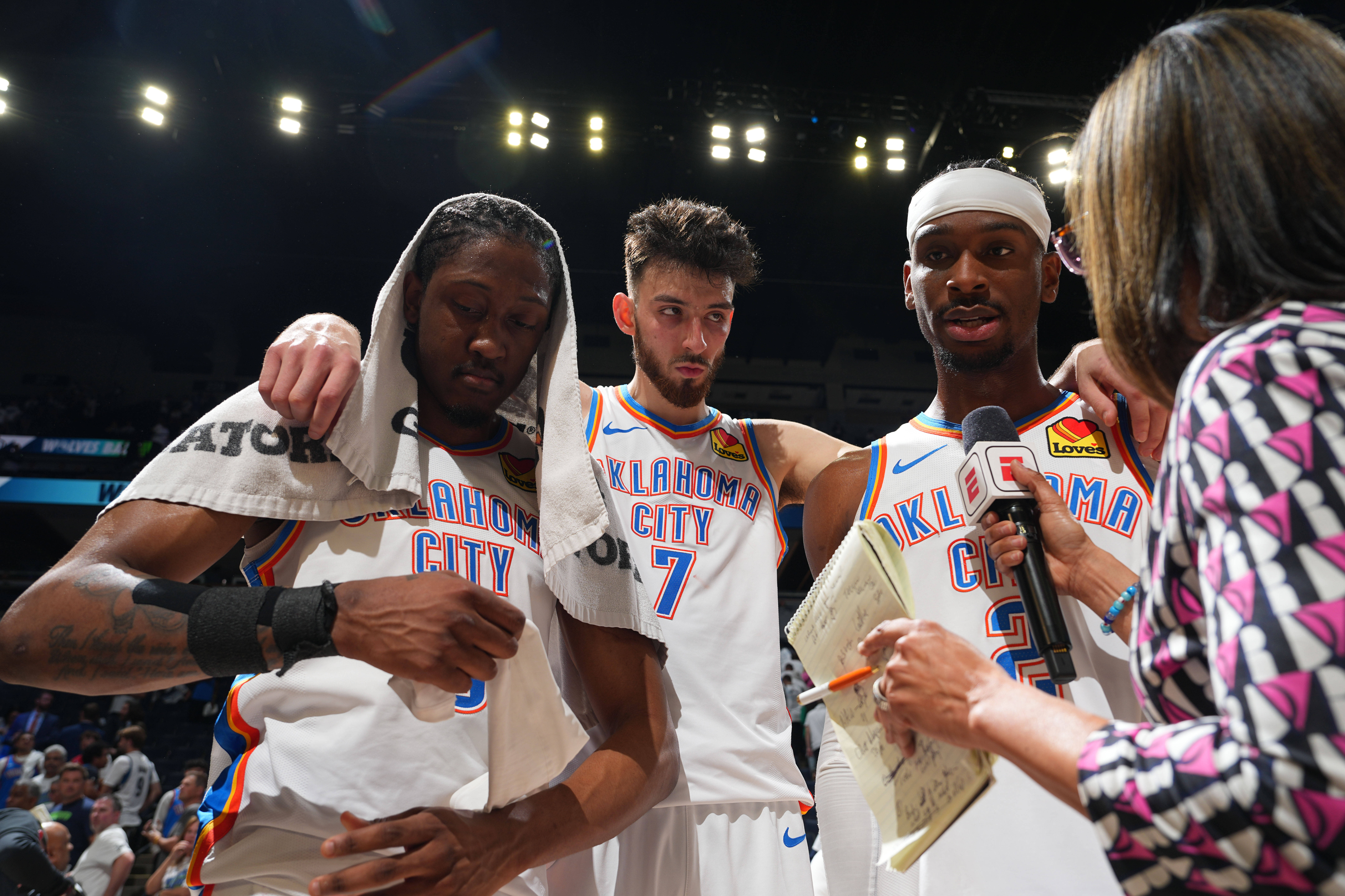 开云官网-转会期NBA常规赛传出新动向，明尼苏达森林狼主帅复盘，管理层表态——媒体盛赞，更衣室氛围转暖的简单介绍