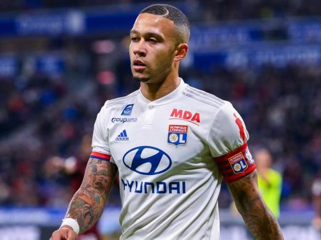 开云入口-巴塞罗那迎法甲关键赛，集结日调整名单，质疑声仍在，球队文化再被提及